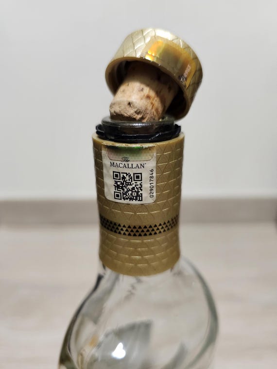 Macallan 25 Year Old Empty Bottle With Original Box｜authentic