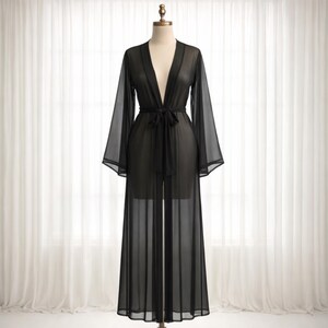 Luxe zwarte kimono voor fotoshoot, lang bruidsgewaad om in te loungen, bedekken bruidsmeisje afbeelding 3