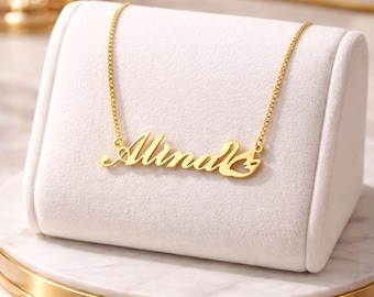 Personalized Swan Name Necklace – Custom Letter Pendant, Elegant Gift