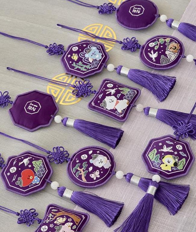 BTS BT21 Korea Traditional Keychain, Traditional Norigae, Army