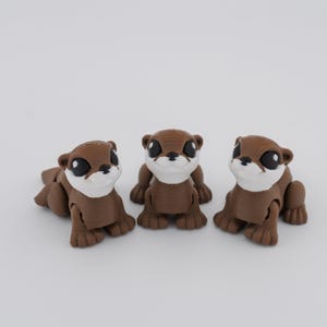 Articulated Otter Hatchling Figure – 3D Printed Desk Pet, Fidget Toy