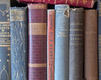 Zestaw 7 książek Vintage – mieszany, dekoracyjny wystrój biblioteki