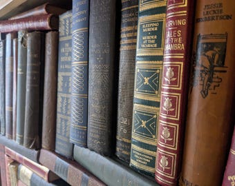 Zestaw 10 książek Vintage – mieszany, dekoracyjny wystrój biblioteki