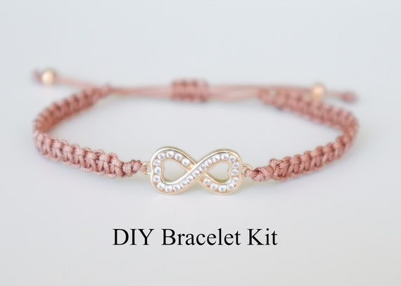 This DIY infinity bracelet tutorial will show you a fun bracelet