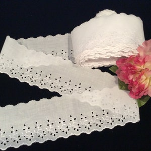 Vintage White Wide Eyelet Embroidered Petticoat Lace, Vintage White Lace, Vintage Sewing Supplies, Vintage Craft Supplies