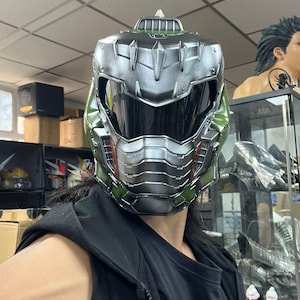Casco de Doom para cosplay, accesorio portátil de tamaño real