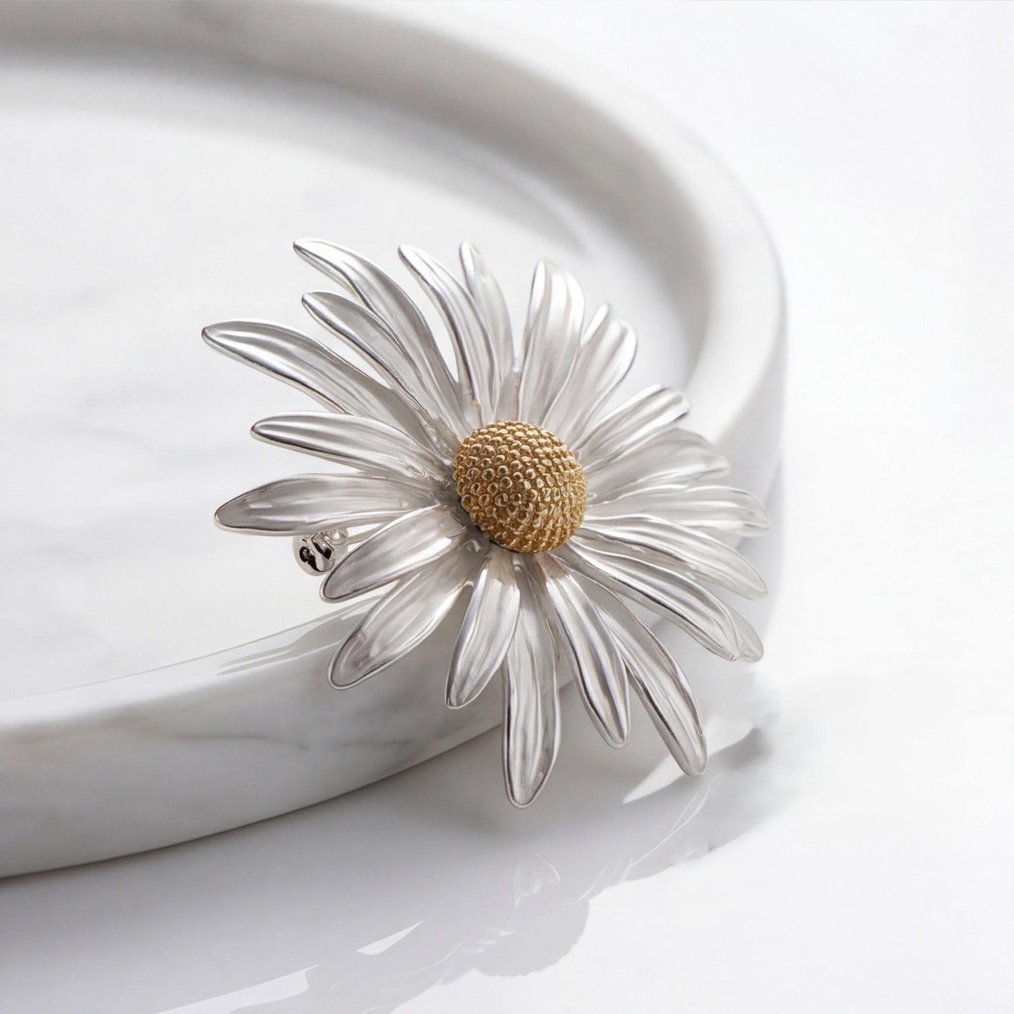   デイジー ブローチ パープル Daisy Brooch - Etsy