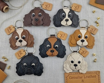 Handgenähter Leder-Schlüsselanhänger mit Cavalier King Charles Spaniel-Motiv, Taschenanhänger mit Hundemotiv