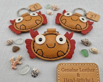 Handgefertigter Leder-Schlüsselanhänger in Krabbenform, Boho-Taschenanhänger, mehrlagiger Tier-Schlüsselanhänger, Küsten-Geschenk für Sie
