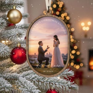 Erstes Weihnachten verheiratet Ornament mit Foto - personalisierte Weihnachtsandenken - Hochzeit Weihnachtsgeschenk 2025