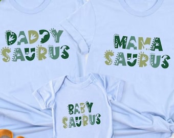 MamaSaurus DaddySaurus Urodziny PNG Rodzina Dopasowanie Niestandardowe Imię Wiek Dinozaur Koszulka Projekt Pobierz