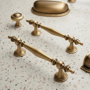 Kastknoppen en -grepen: vintage messing hardware voor keukenkasten, lades, woondecoratie