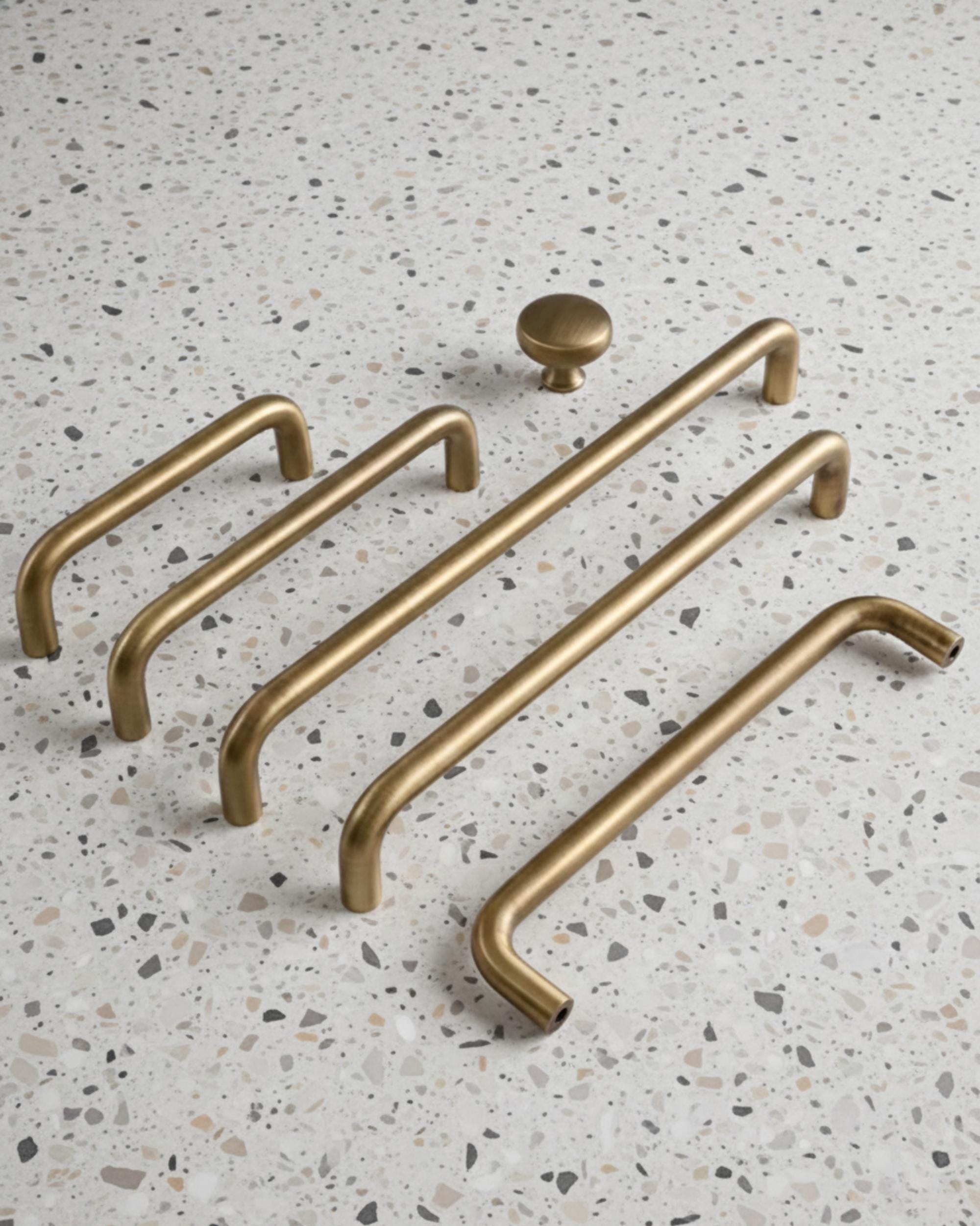 Poignées d'armoire : poignées modernes en laiton brossé, armoires de cuisine, portes d'armoire