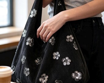 Zilveren hobo tas van denim met bloemen en pailletten, verkrijgbaar in groot en klein formaat, casual schoudertas, tas voor elke dag, cadeau voor haar