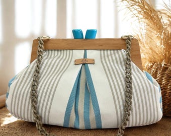 Vintage Handmade Kisslock Bag – Retro Style Handbag for Women