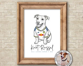 Retrato personalizado de perro del Leeds United - Ilustración personalizada con la equipación blanca - Arte para mascotas del Leeds - Regalo de fútbol MOT para papás perrunos