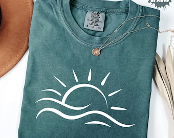 Comfort Colors Sun Ocean Shirt - Linear Graphic Boho Summer T Shirt - Trendy Beach Tee - Cute Minimalist Summer Tee