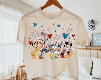 T-shirt carré Disney 4 juillet, chemise patriotique Mickey Mouse, t-shirt famille Disney rouge blanc bleu, chemise couleurs confort vacances Disneyland