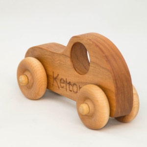 Holzspielwagen, Holzauto, Schiebespieling Personalisiertes Spielzeug für Kinder Bild 2