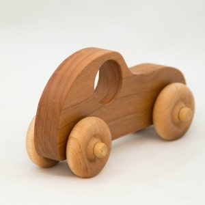 Holzspielwagen, Holzauto, Schiebespieling Personalisiertes Spielzeug für Kinder Bild 3