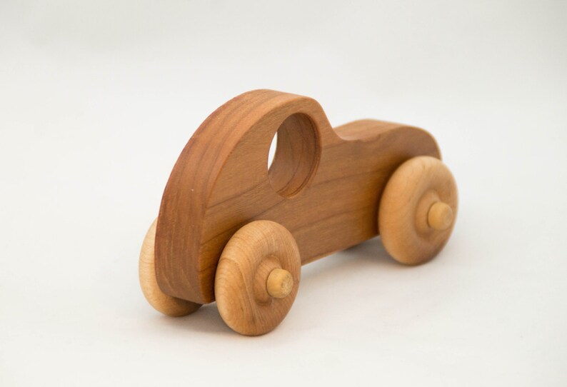 Holzspielwagen, Holzauto, Schiebespieling Personalisiertes Spielzeug für Kinder Bild 3