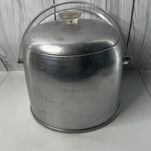Kromex Aluminum Ice Bucket with Lucite Plastic Handle and Knob Prop MCM Bar