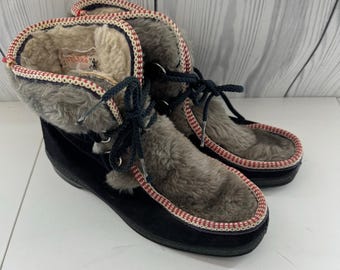 Vintage Yodeler  Mukluk Faux Fur Sherpa Boots sz 7 Made In USA 1970