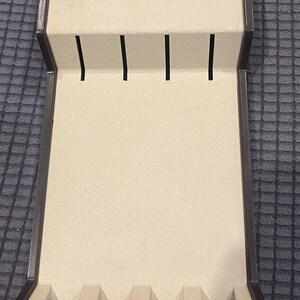 CUTCO (4) Steak Knife Wall Mount White Rack Holder holds CUTCO Steak Knives r1