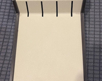Soporte de pared blanco para cuchillos de carne CUTCO (4) con capacidad para cuchillos de carne CUTCO r1