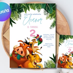 Puede incluir: Una invitación de cumpleaños con personajes de El Rey León. La invitación incluye el texto "Únete a nosotros para celebrar que Eleanor cumple 2 años". El diseño incorpora hojas tropicales y un fondo de madera.