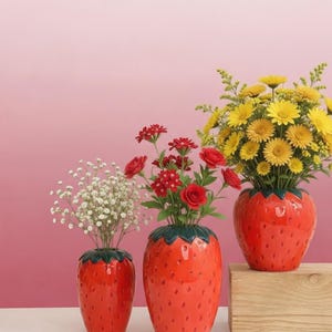 Strawberry Ceramic Flower Pot – Hand-Painted Glazed Planter in Three Sizes for Home and Kitchen Table Decor