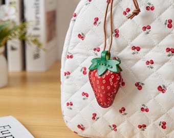 Lindo llavero de cuero hecho a mano con forma de fruta, dije de bolso Kawaii, dije de cereza y fresa para mochila, dije para coche, regalo para ella.