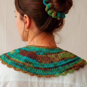 Set composto da colletto e elastico per capelli all'uncinetto – Accessori coordinati in lana fatti a mano – Set boho testurizzato – Outfit di tendenza