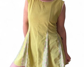 Tutina CottageCore verde fatta a mano, mini tutina floreale fairycore