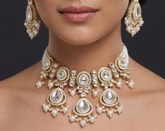 Conjunto de collar gargantilla Kundan inspirado en Sabyasachi, conjunto de joyería nupcial india con pendientes, collar de boda de perlas Polki, joyería nupcial