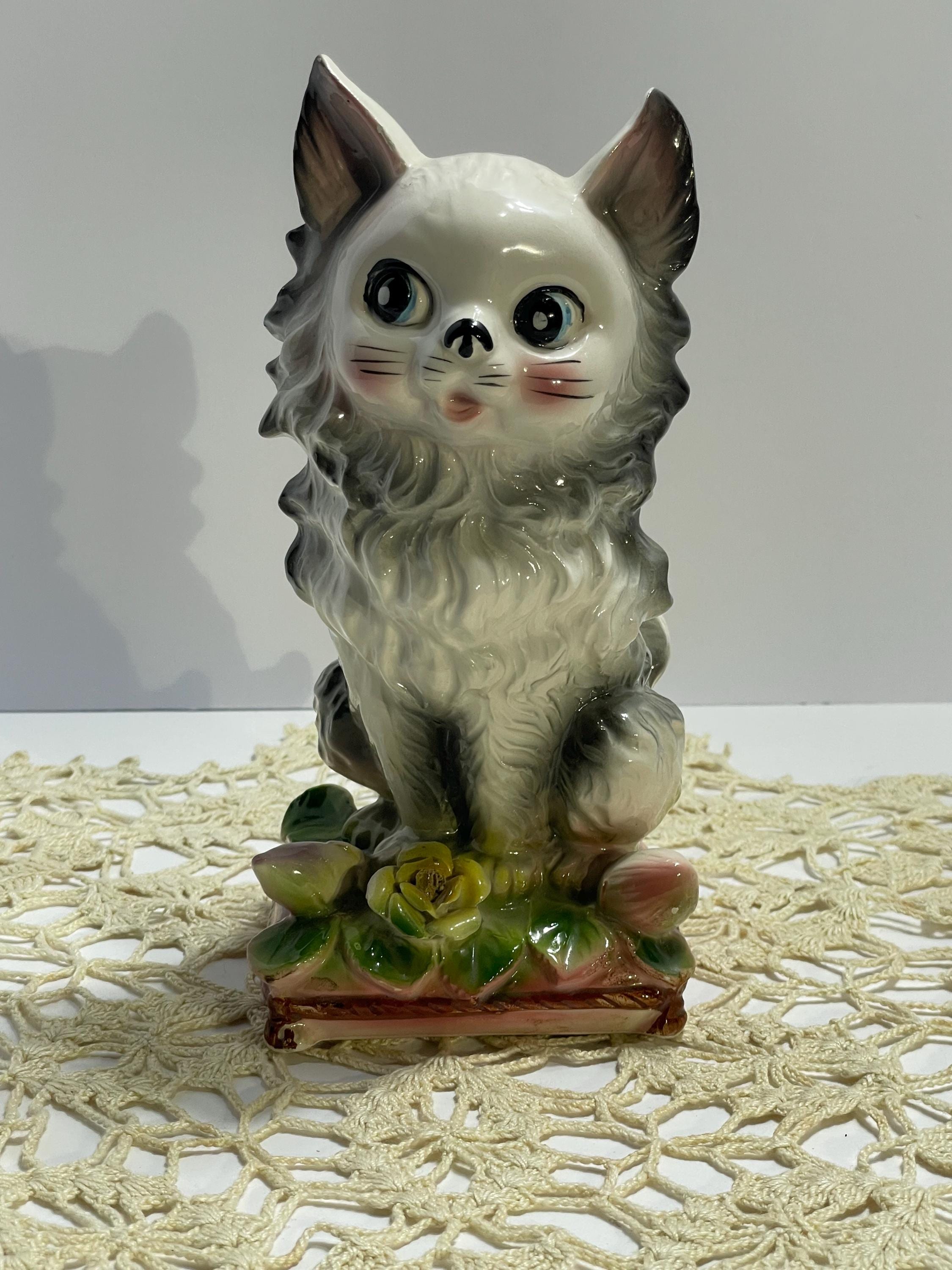 Big Eye Cat Figurine - Etsy