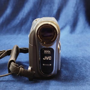 JVC GR-D720E vintage non testé avec batterie