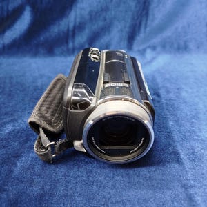 Reproductor JVC Everio GZ-HD40EK antiguo, sin probar, con batería.