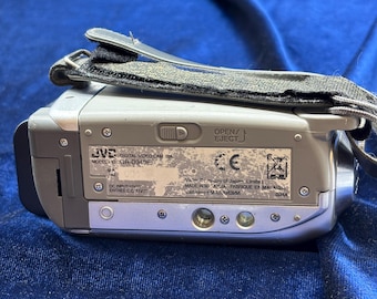 Vintage JVC GR-D340E, niet getest, met batterij