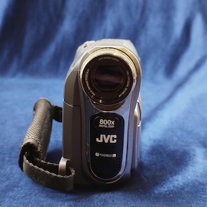 vintage JVC GR-D720E non testé