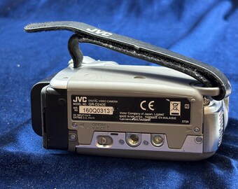 Vintage JVC GR-D240E, niet getest, met batterij