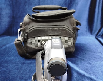 Vintage JVC GR-D246E, niet getest, met batterij
