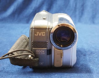 JVC Everio GZ-MS120SER Camcorder Digital Video Camera SD 8 Gb