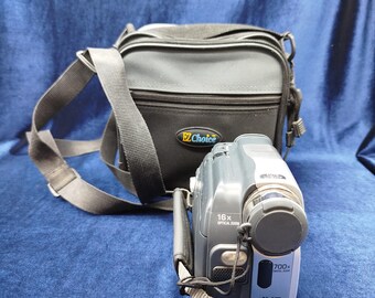 Vintage JVC GR-D23E, niet getest, met batterij