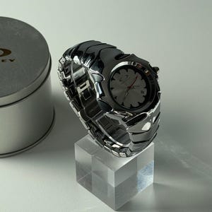 Custom Oakley Y2K Futuristische Metallarmbanduhr Bild 7