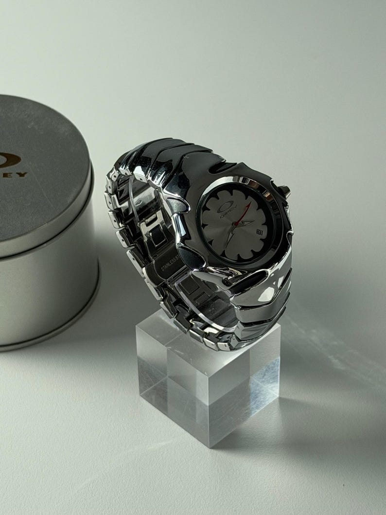 Custom Oakley Y2K Futuristische Metallarmbanduhr Bild 7