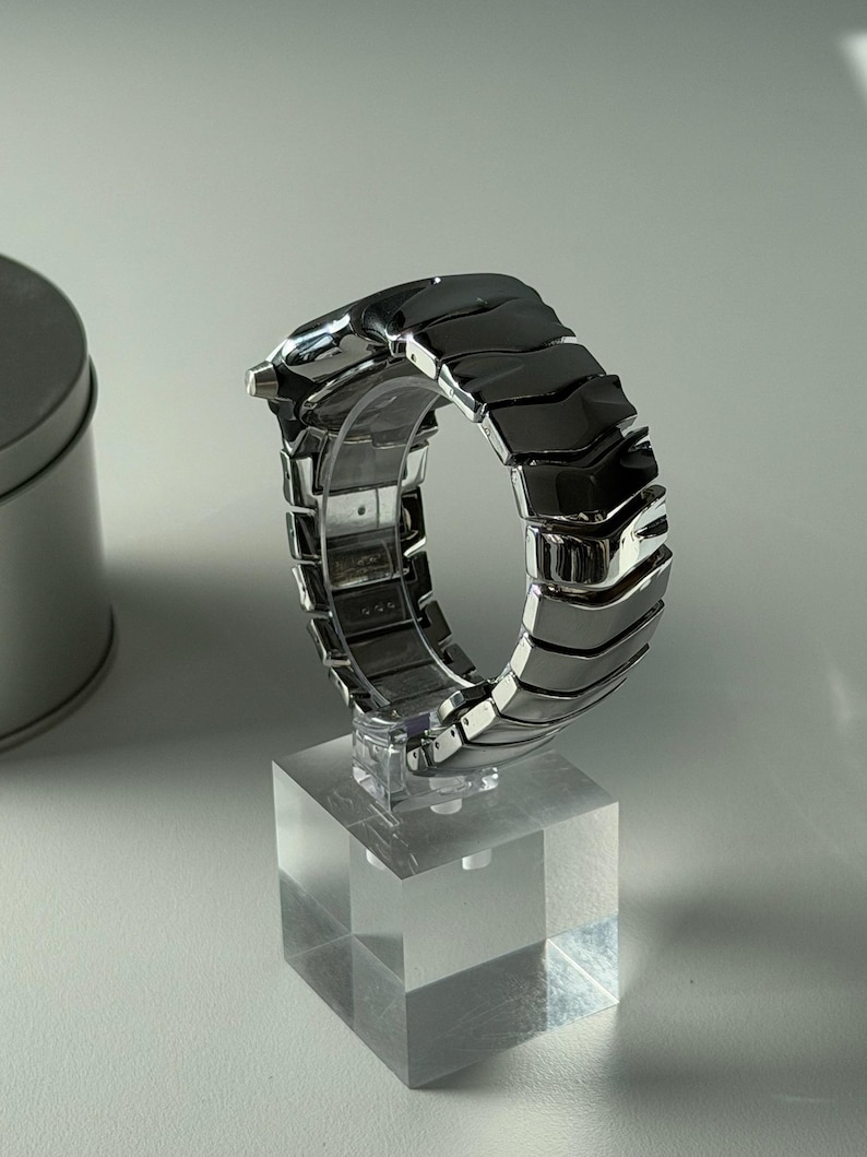 Custom Oakley Y2K Futuristische Metallarmbanduhr Bild 4