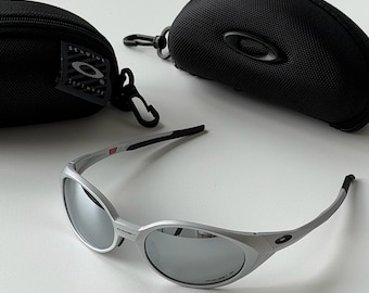 Oakley Eye Jacket Sunglasses – Silver Frame / Silver Mirror Lens