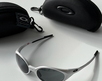 Oakley Eye Jacket Sunglasses – Silver Frame / Black Lens
