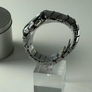 Custom Oakley Y2K Futuristische Metallarmbanduhr Bild 3